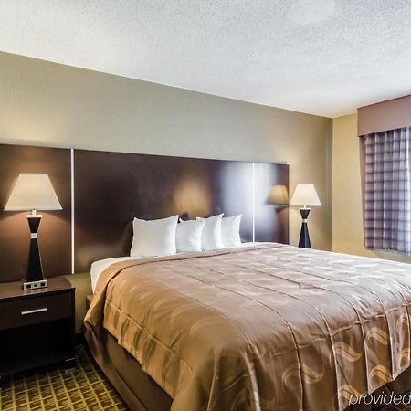 Rodeway Inn 布罗克顿 外观 照片