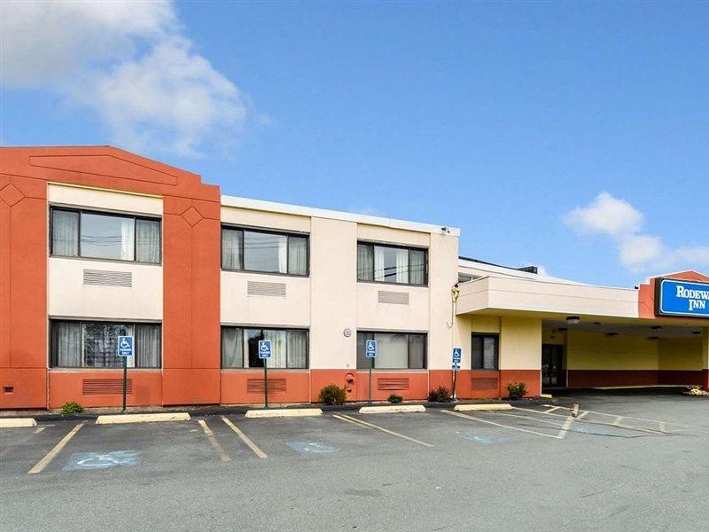 Rodeway Inn 布罗克顿 外观 照片