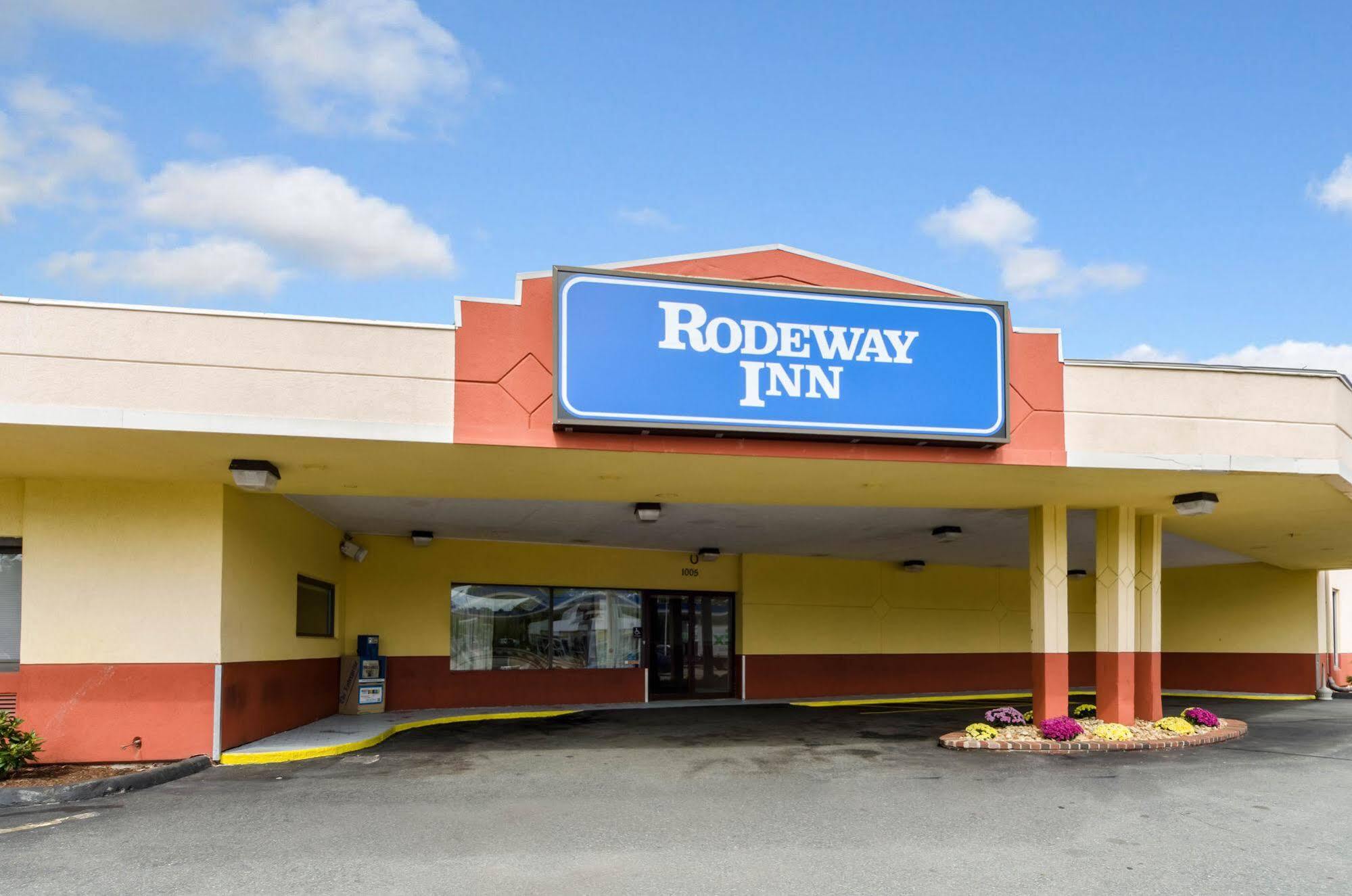 Rodeway Inn 布罗克顿 外观 照片